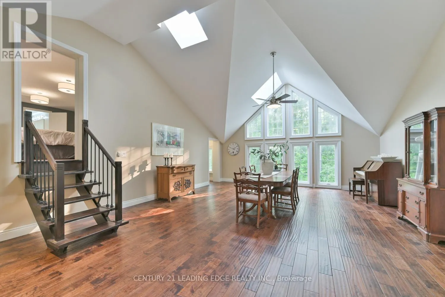 5845 AURORA ROAD