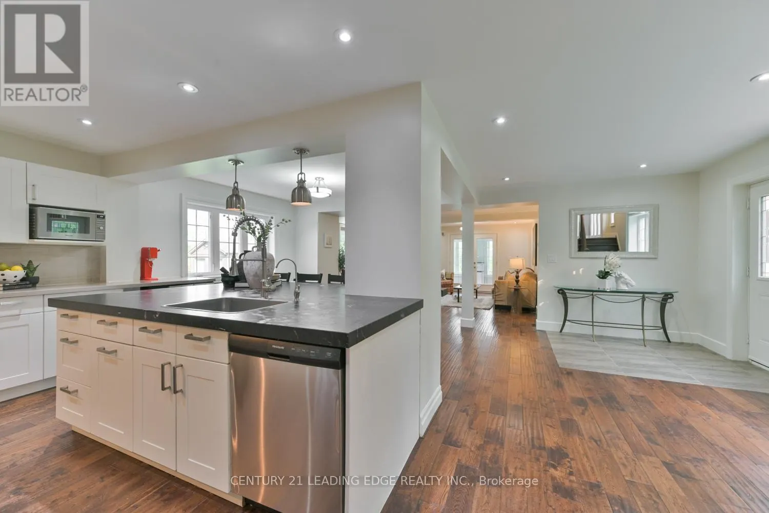 5845 AURORA ROAD