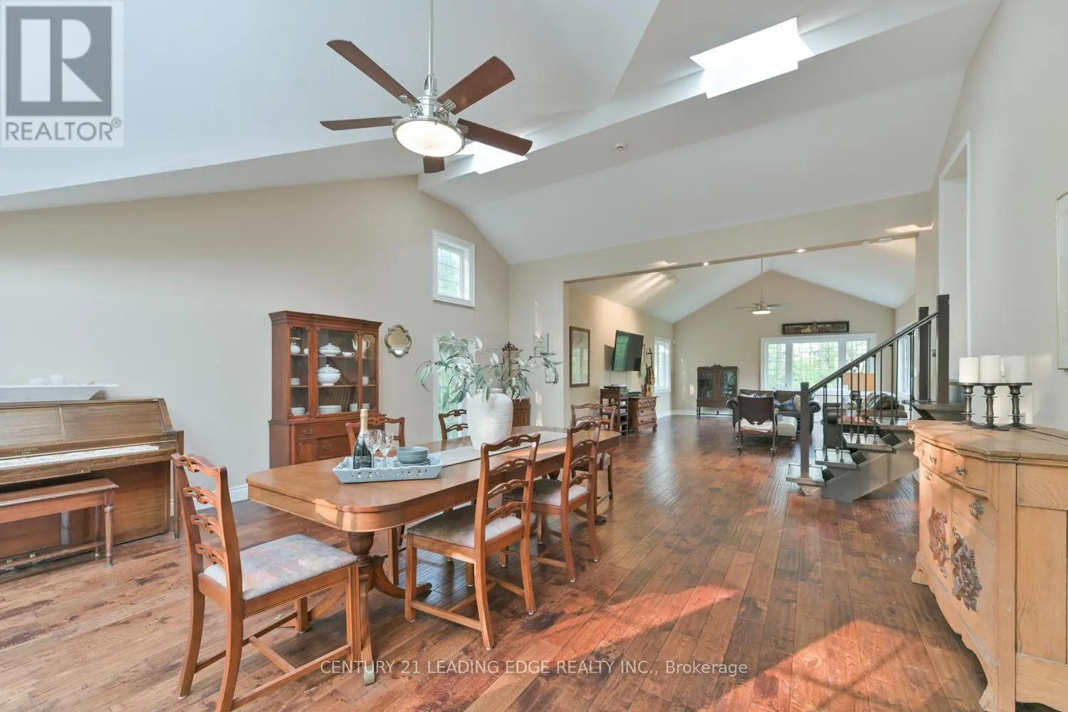 5845 AURORA ROAD