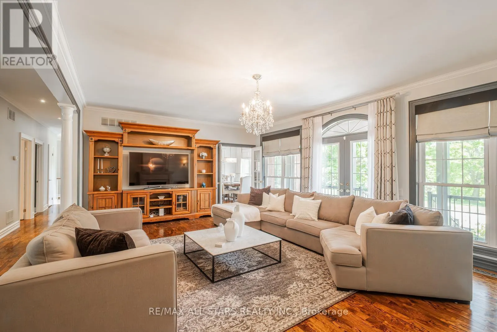 2 ROBERT GRAY ROAD