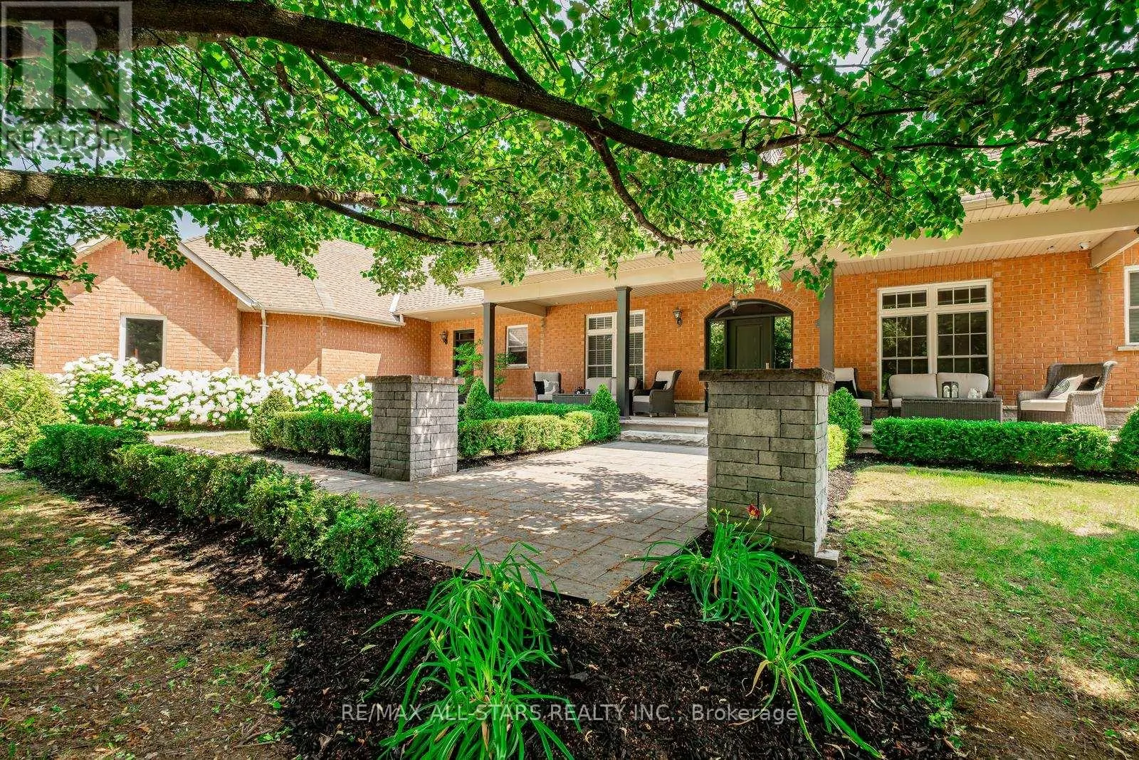 2 ROBERT GRAY ROAD
