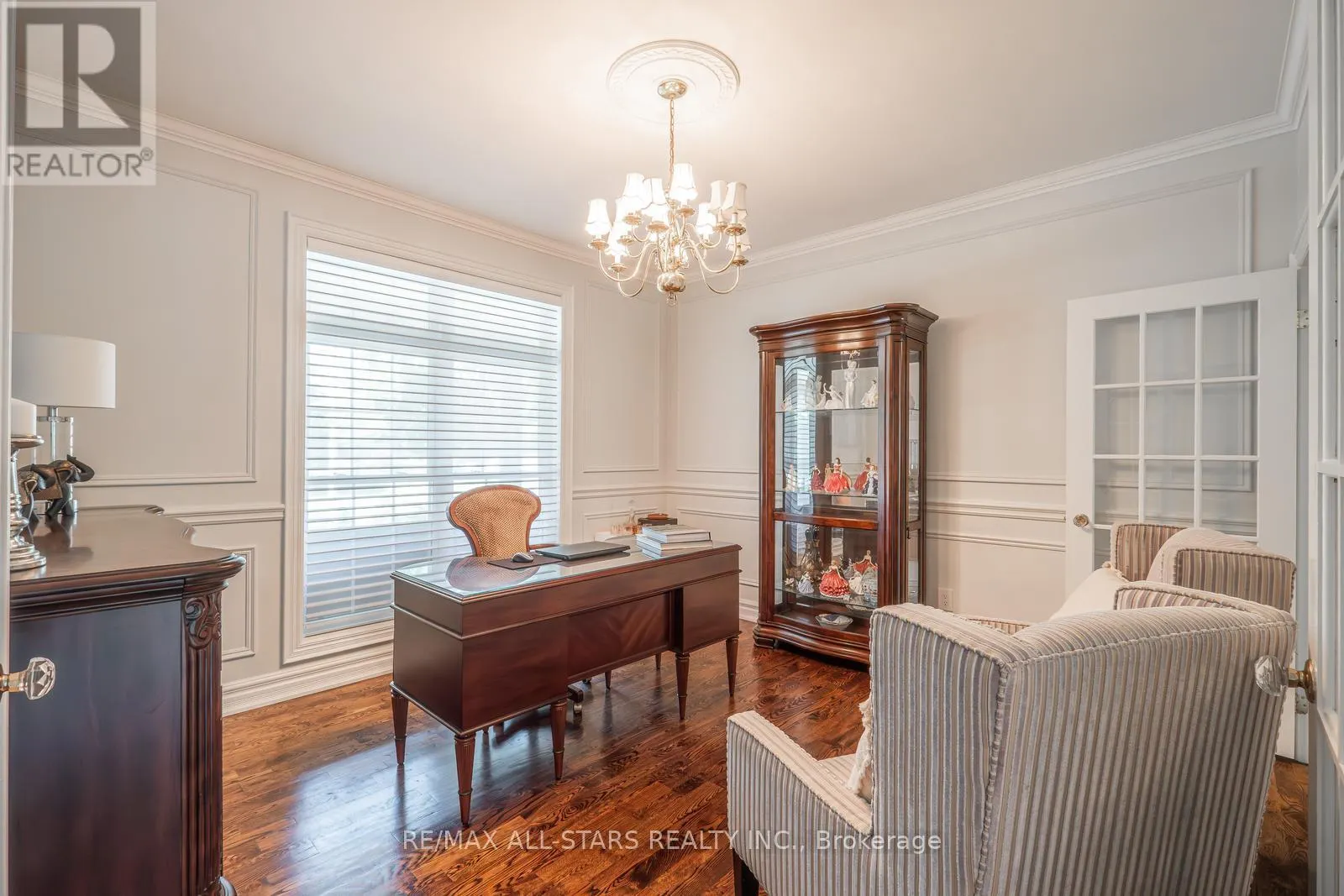 2 ROBERT GRAY ROAD