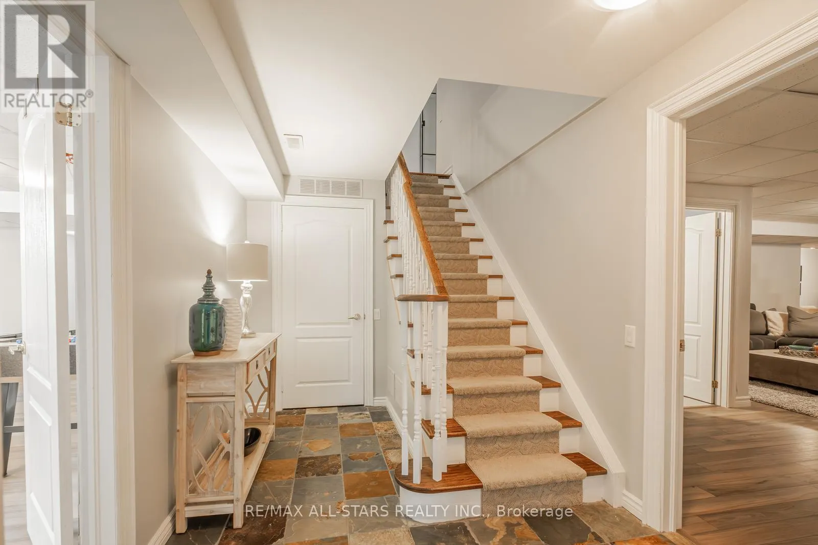 2 ROBERT GRAY ROAD