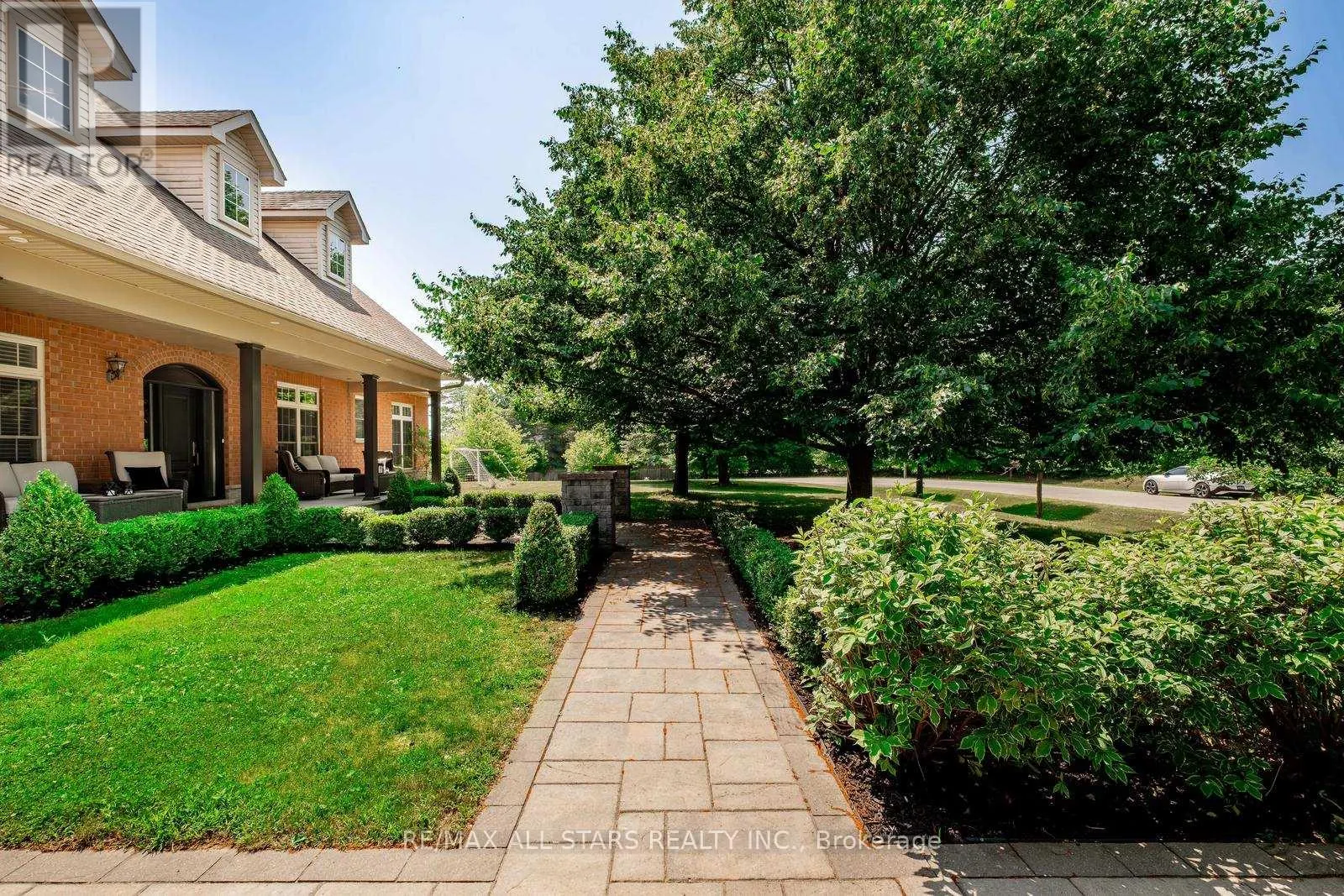 2 ROBERT GRAY ROAD