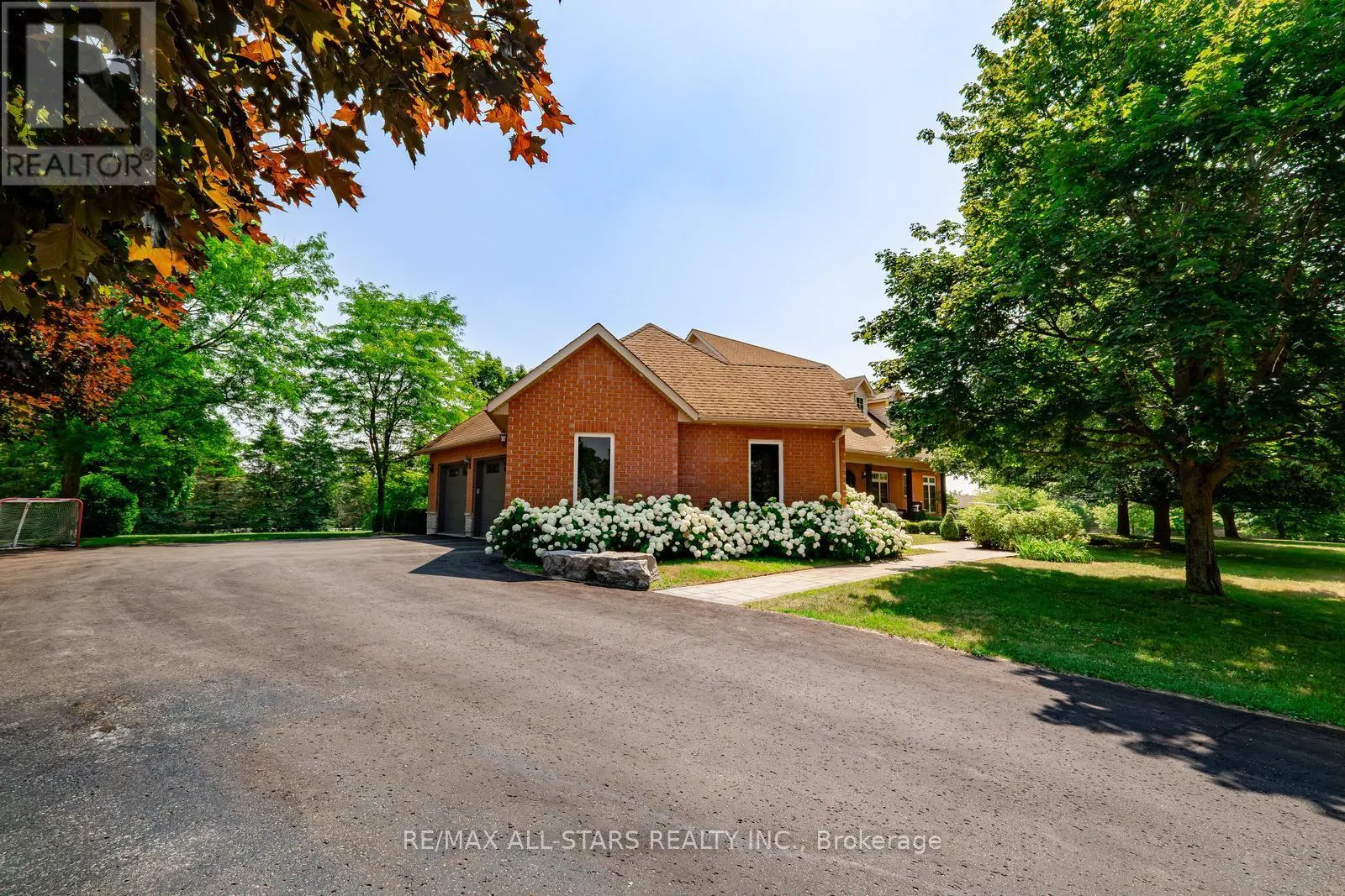 2 ROBERT GRAY ROAD
