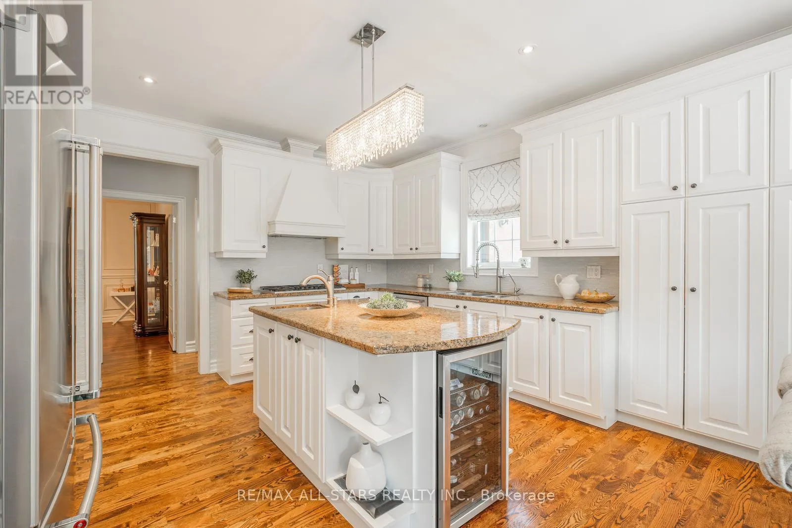 2 ROBERT GRAY ROAD