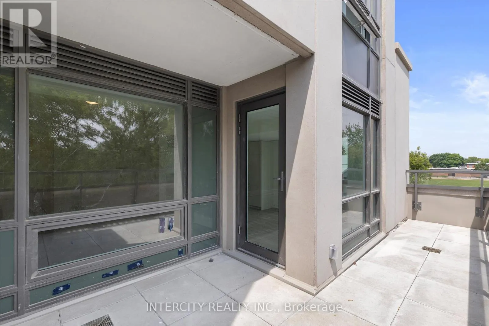 247 - 2075 KING ROAD