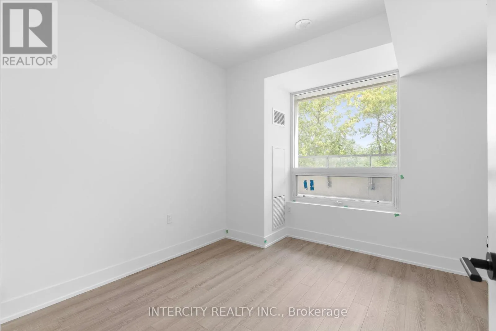 247 - 2075 KING ROAD