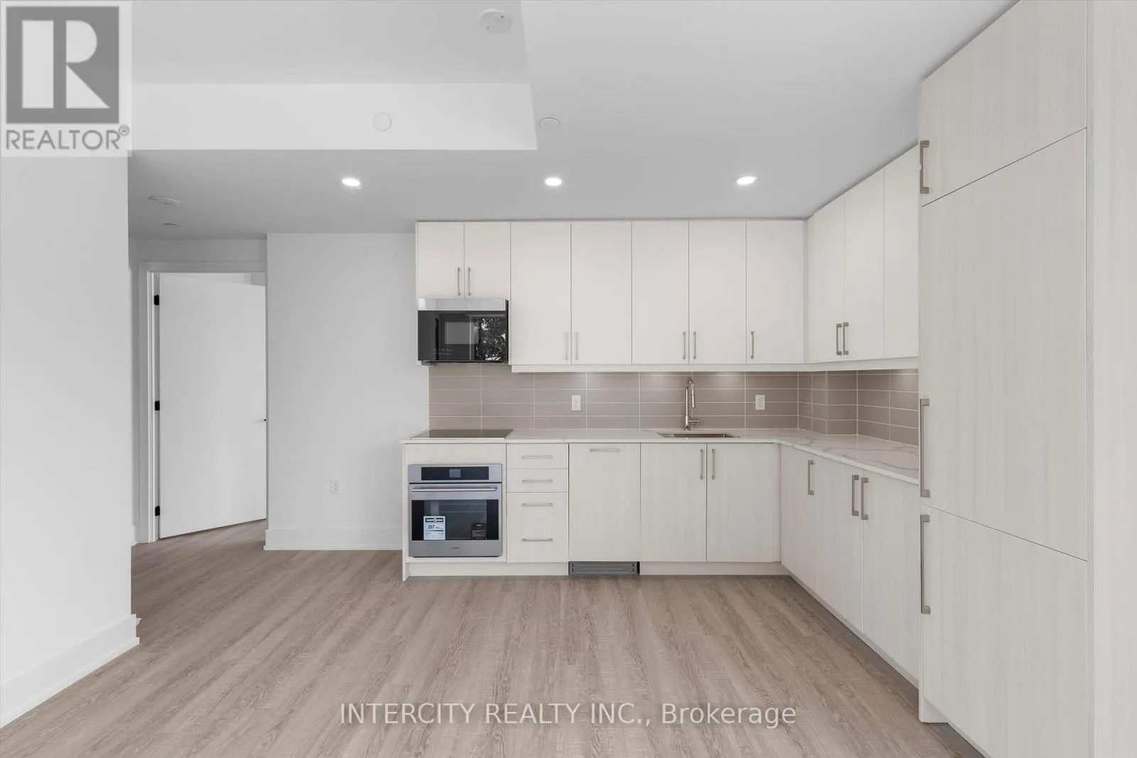 247 - 2075 KING ROAD