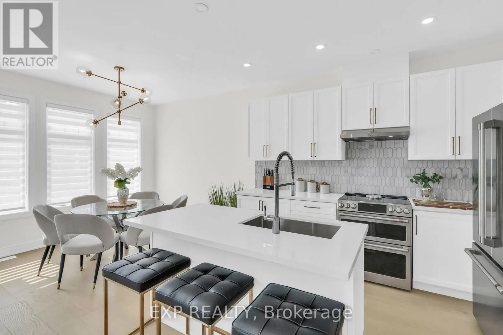 10 PALMIRA DRIVE