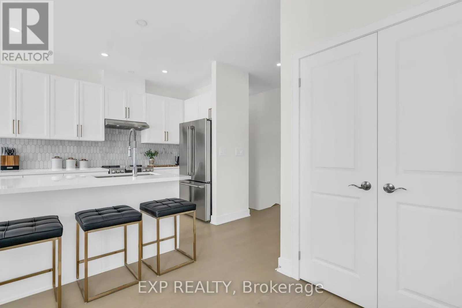 10 PALMIRA DRIVE