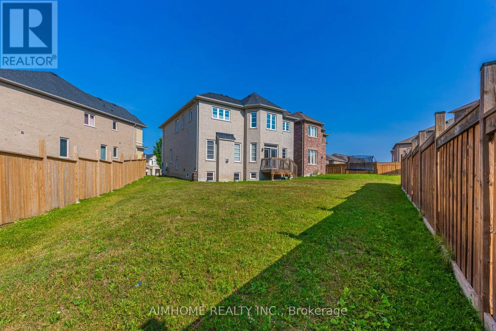 39 BOLSBY COURT