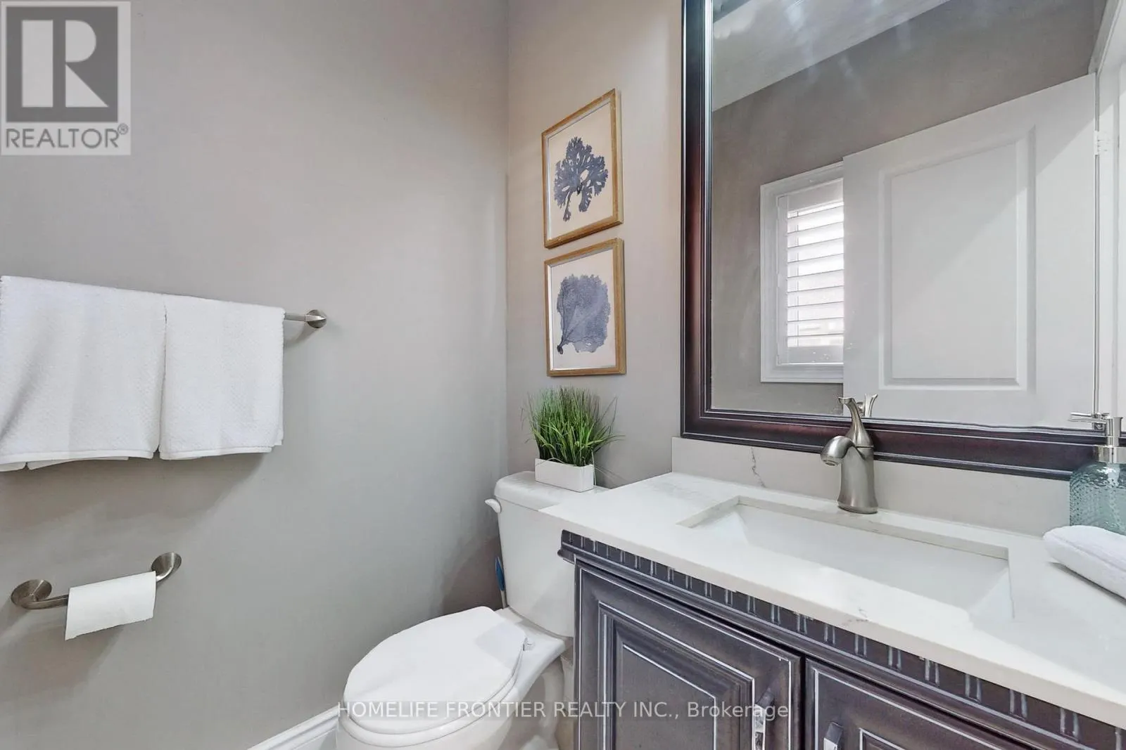 24 MANOR GLEN CRESCENT