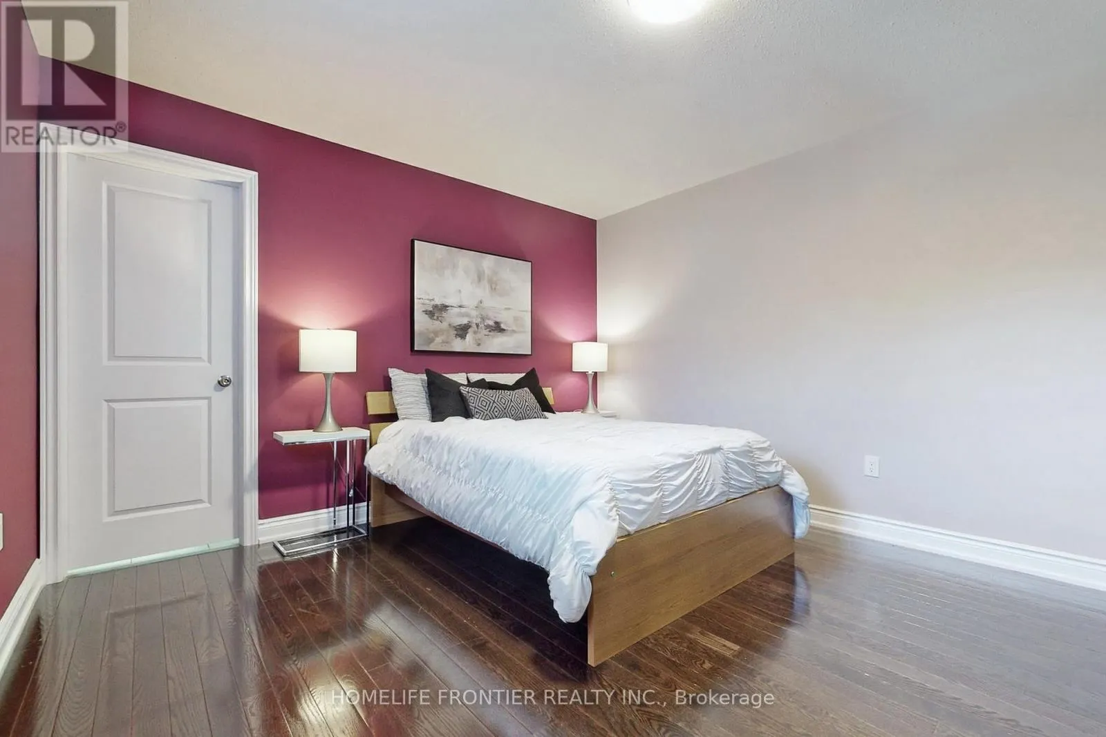 24 MANOR GLEN CRESCENT