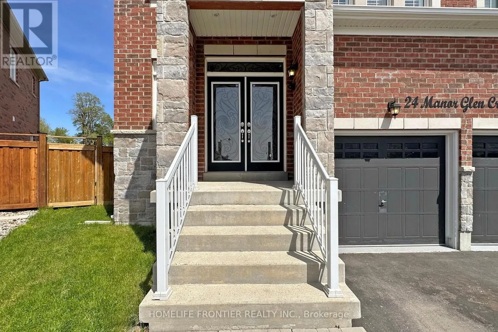 24 MANOR GLEN CRESCENT