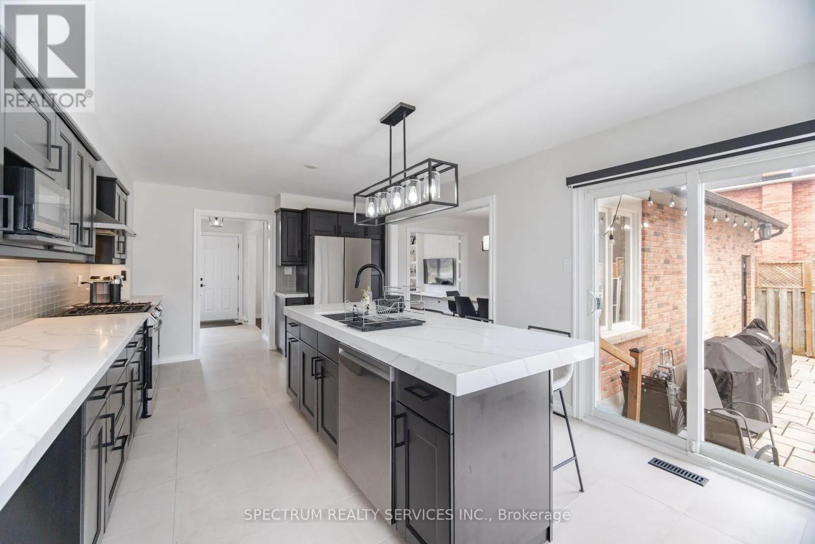 52 FRENCH CRESCENT