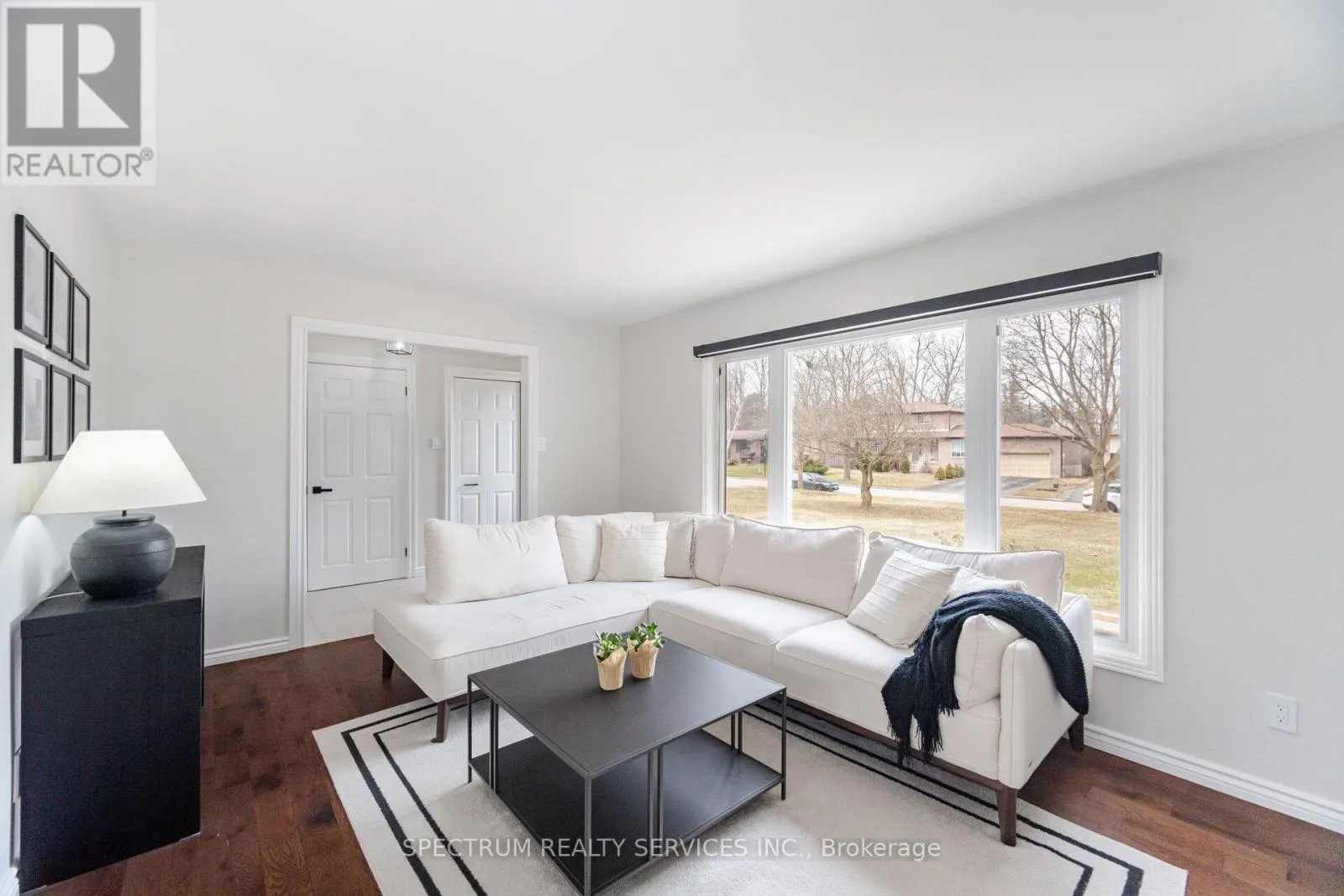 52 FRENCH CRESCENT
