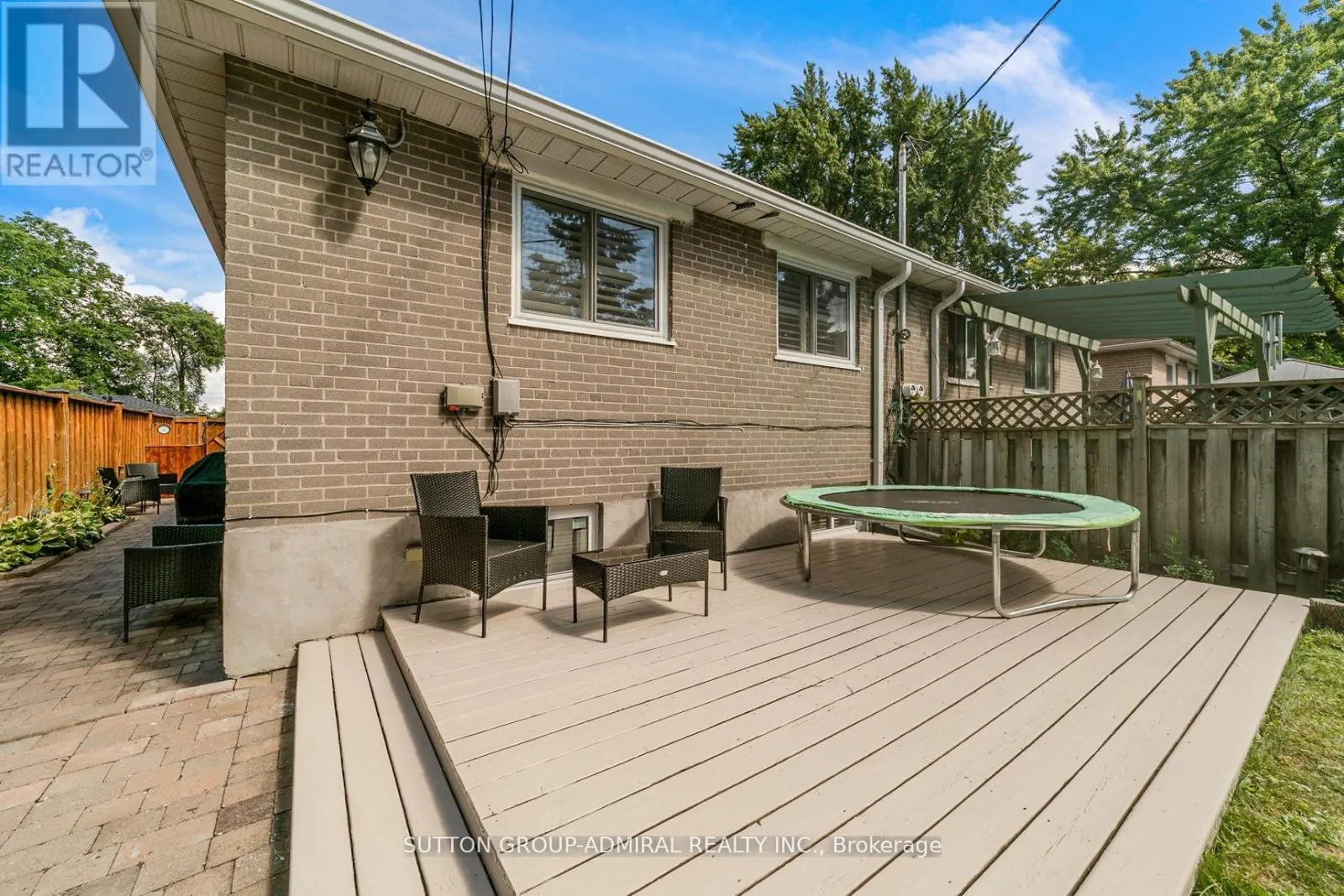 10 KITIMAT CRESCENT