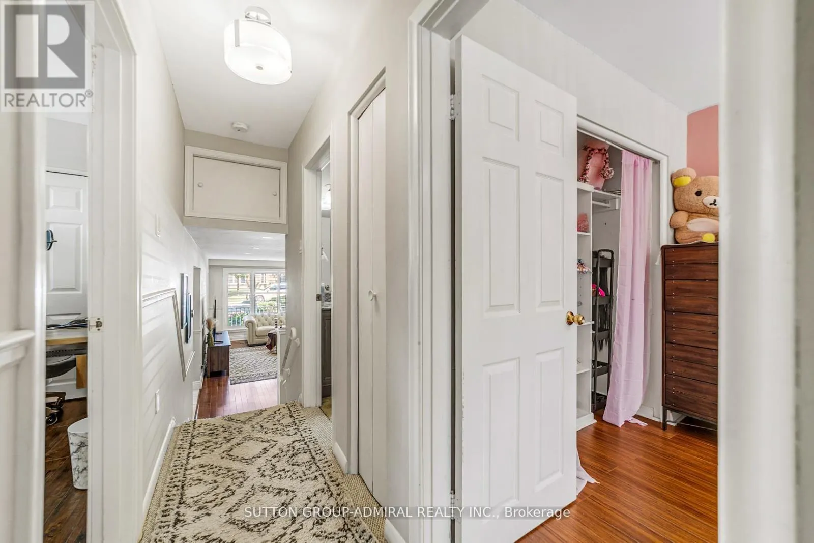 10 KITIMAT CRESCENT
