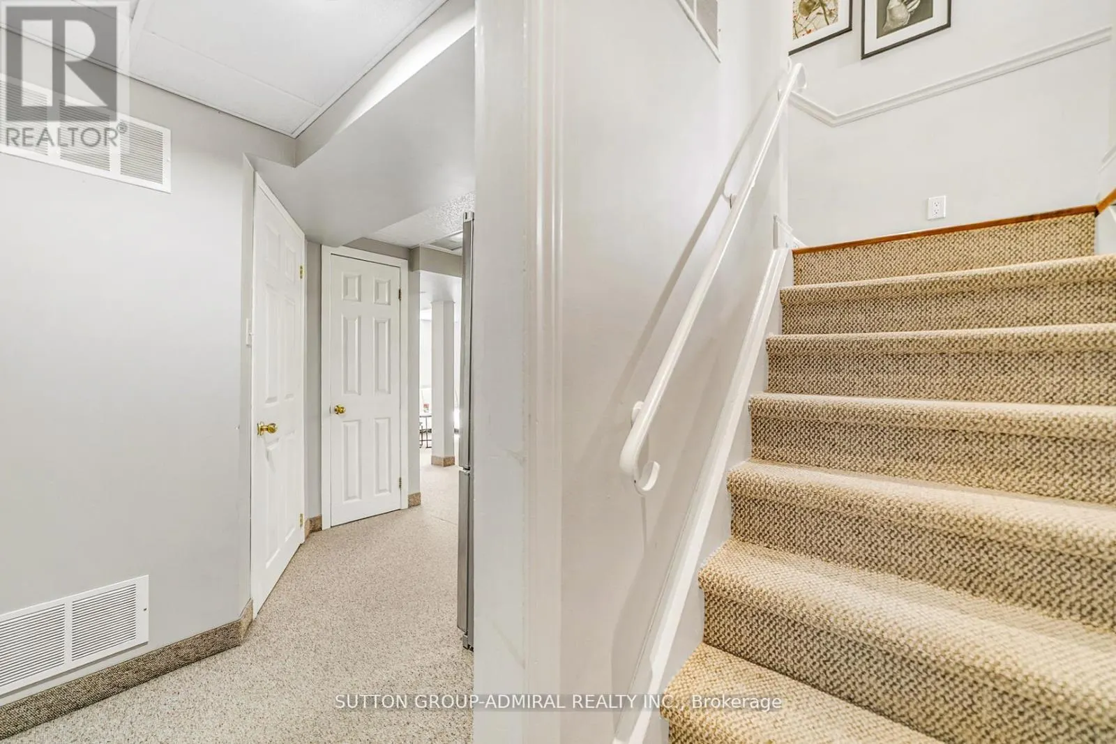 10 KITIMAT CRESCENT