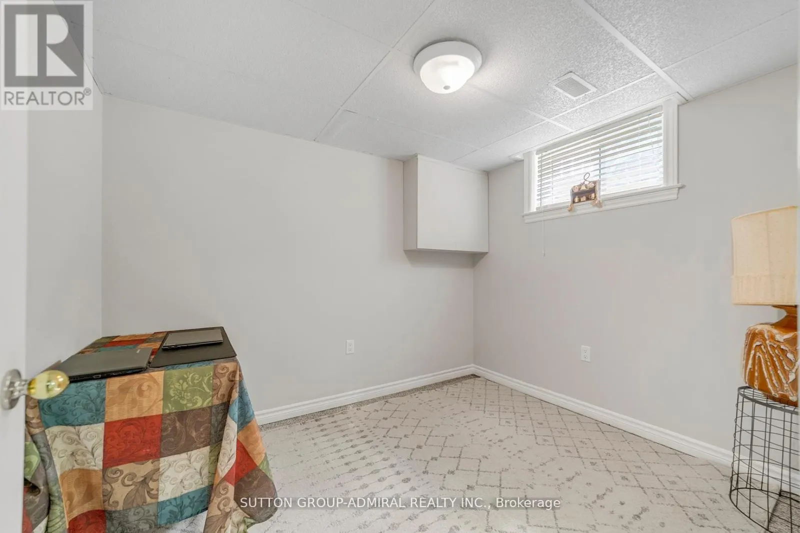 10 KITIMAT CRESCENT