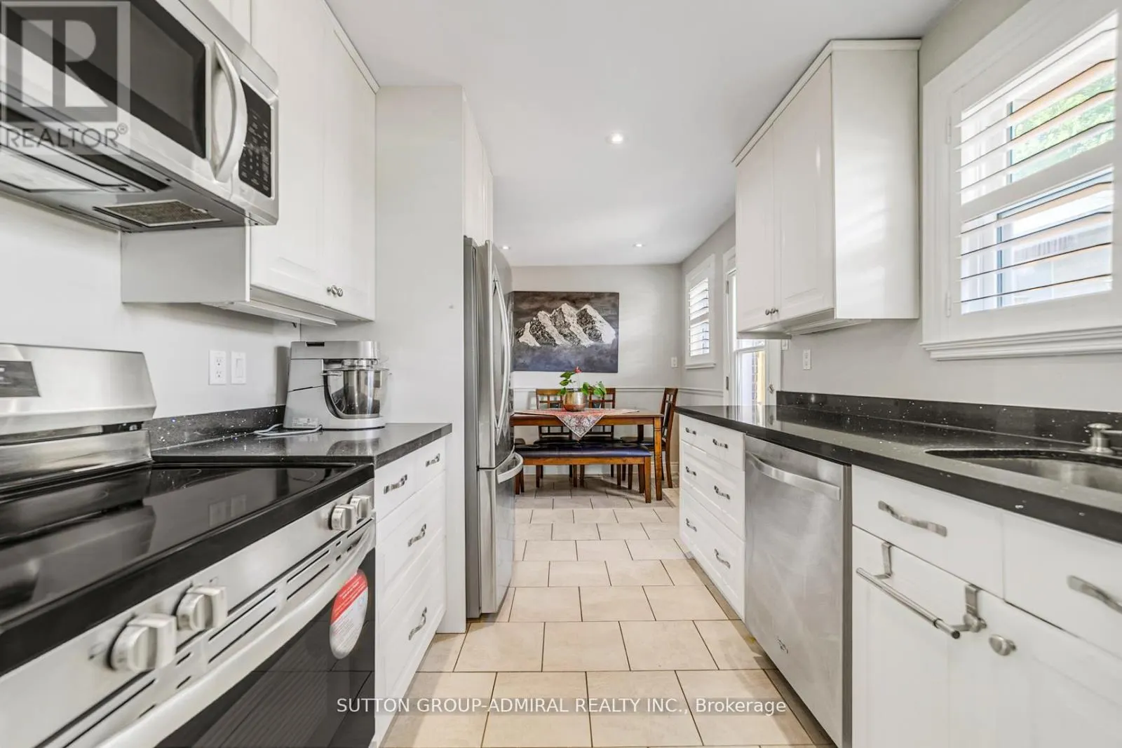 10 KITIMAT CRESCENT