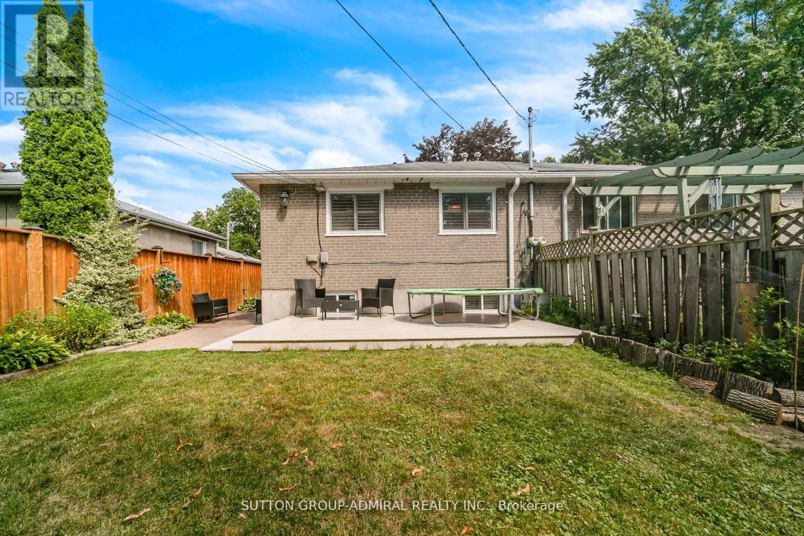 10 KITIMAT CRESCENT