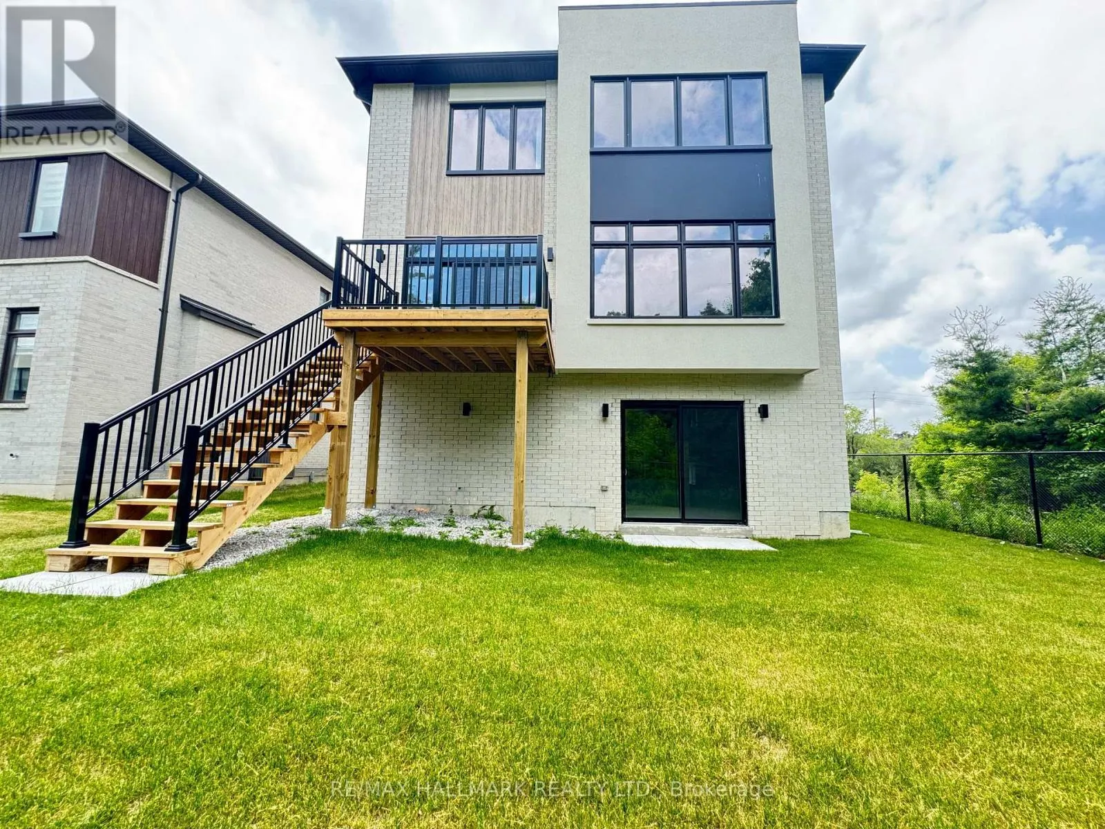 23 KINGWOOD LANE