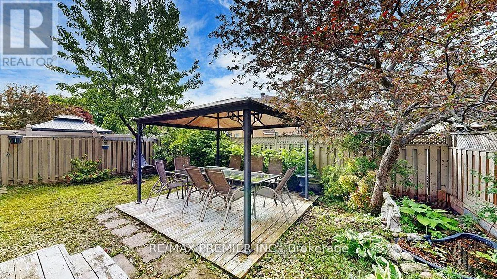 215 DRUMMOND DRIVE