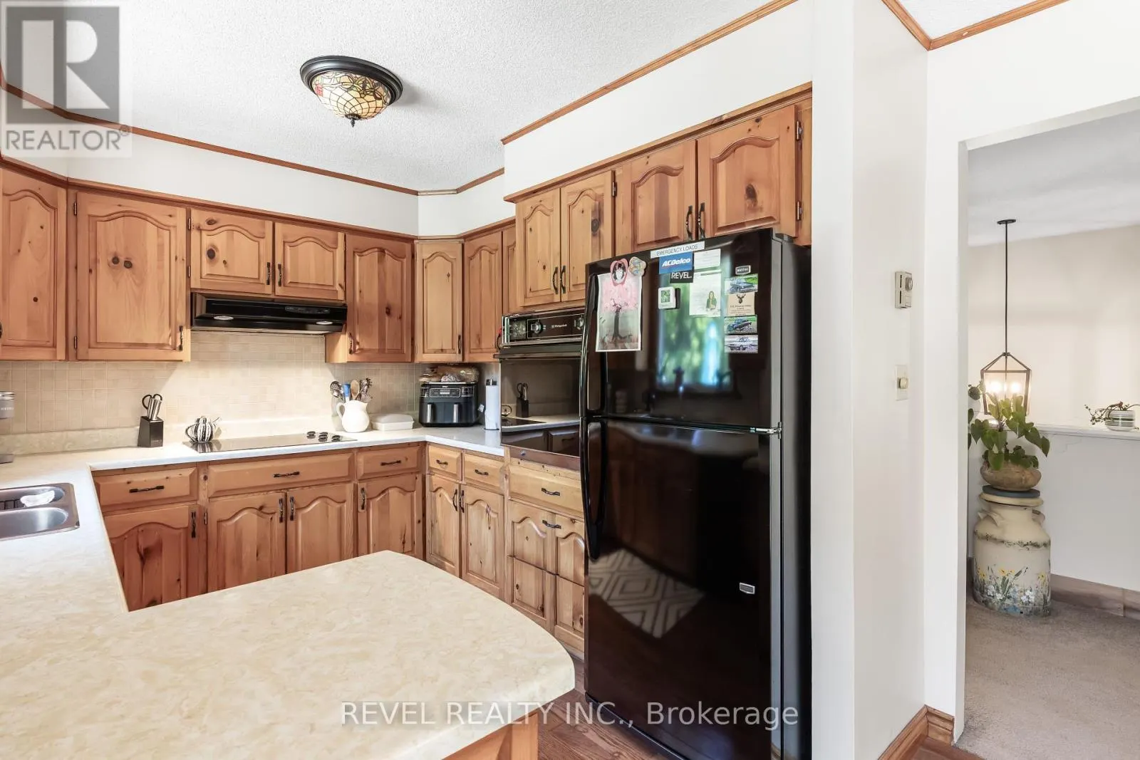 20 THE PINES LANE