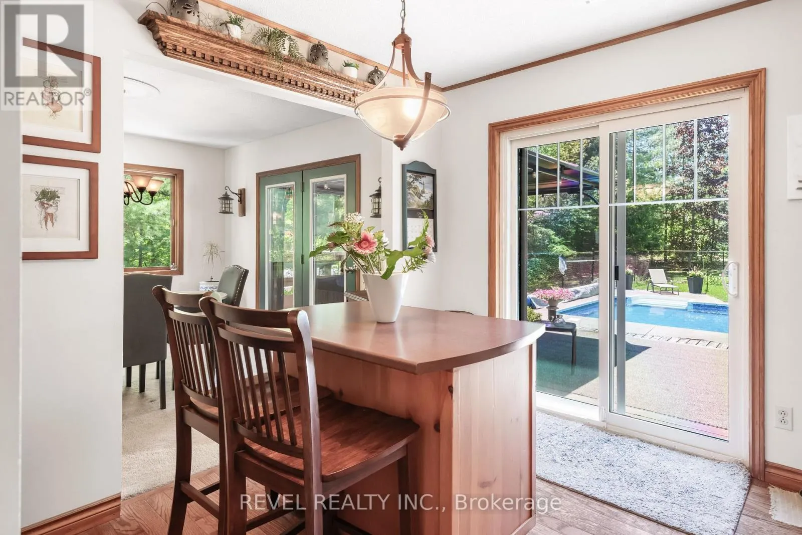20 THE PINES LANE