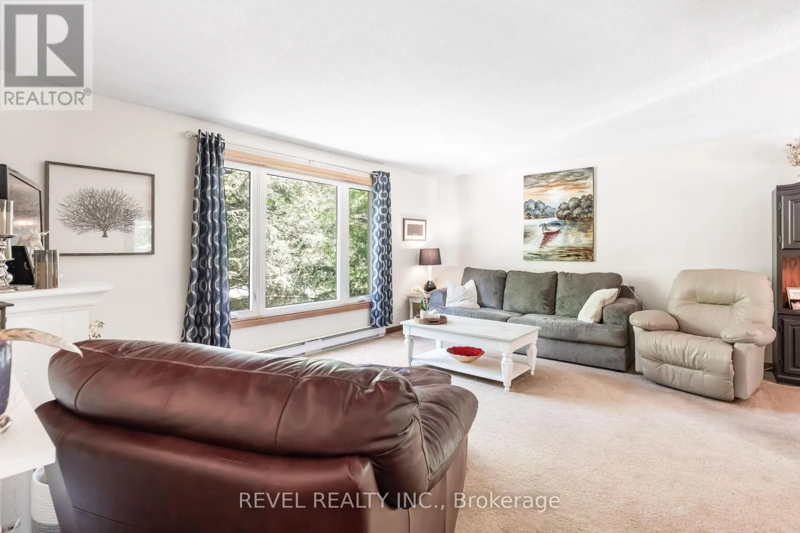 20 THE PINES LANE
