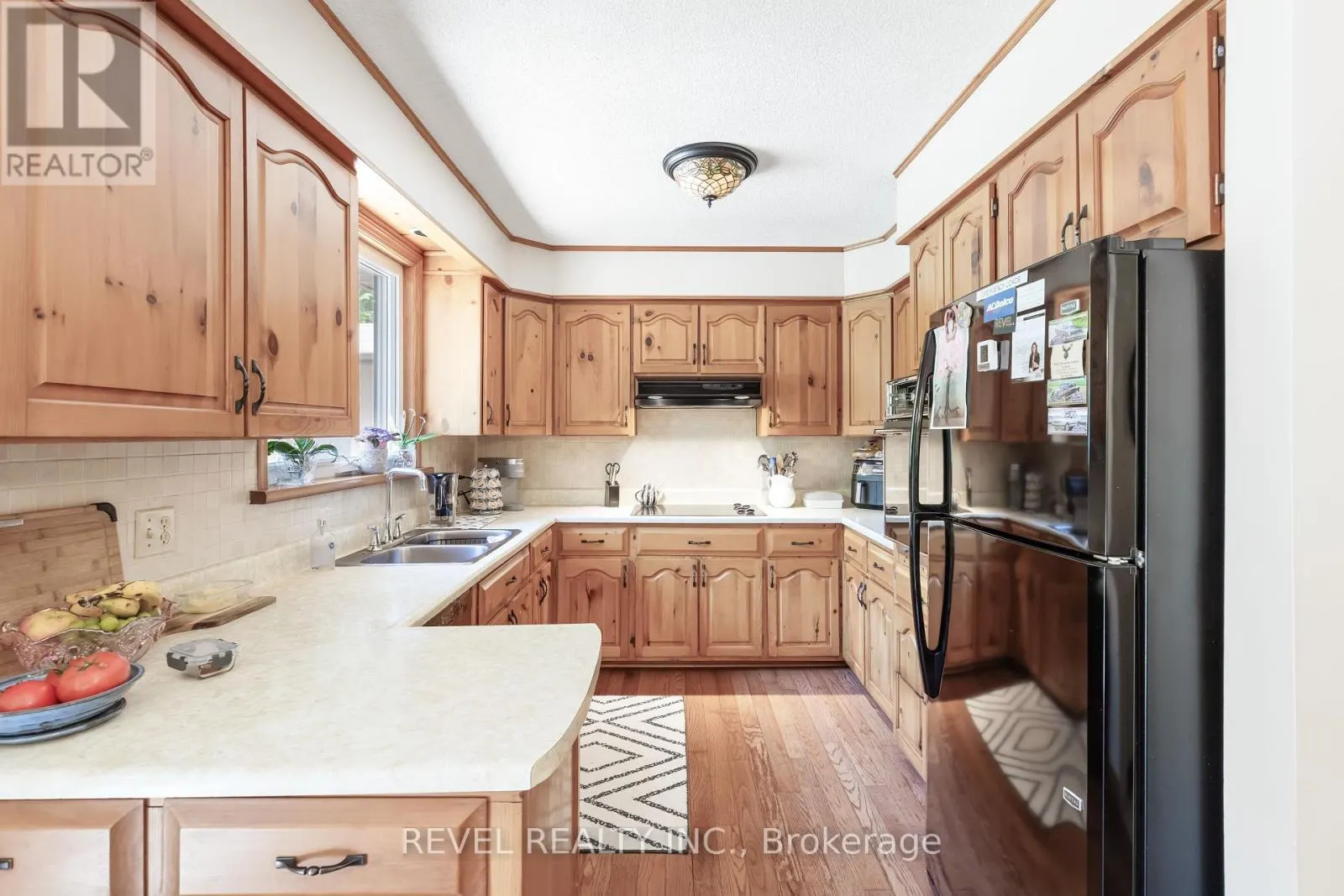 20 THE PINES LANE