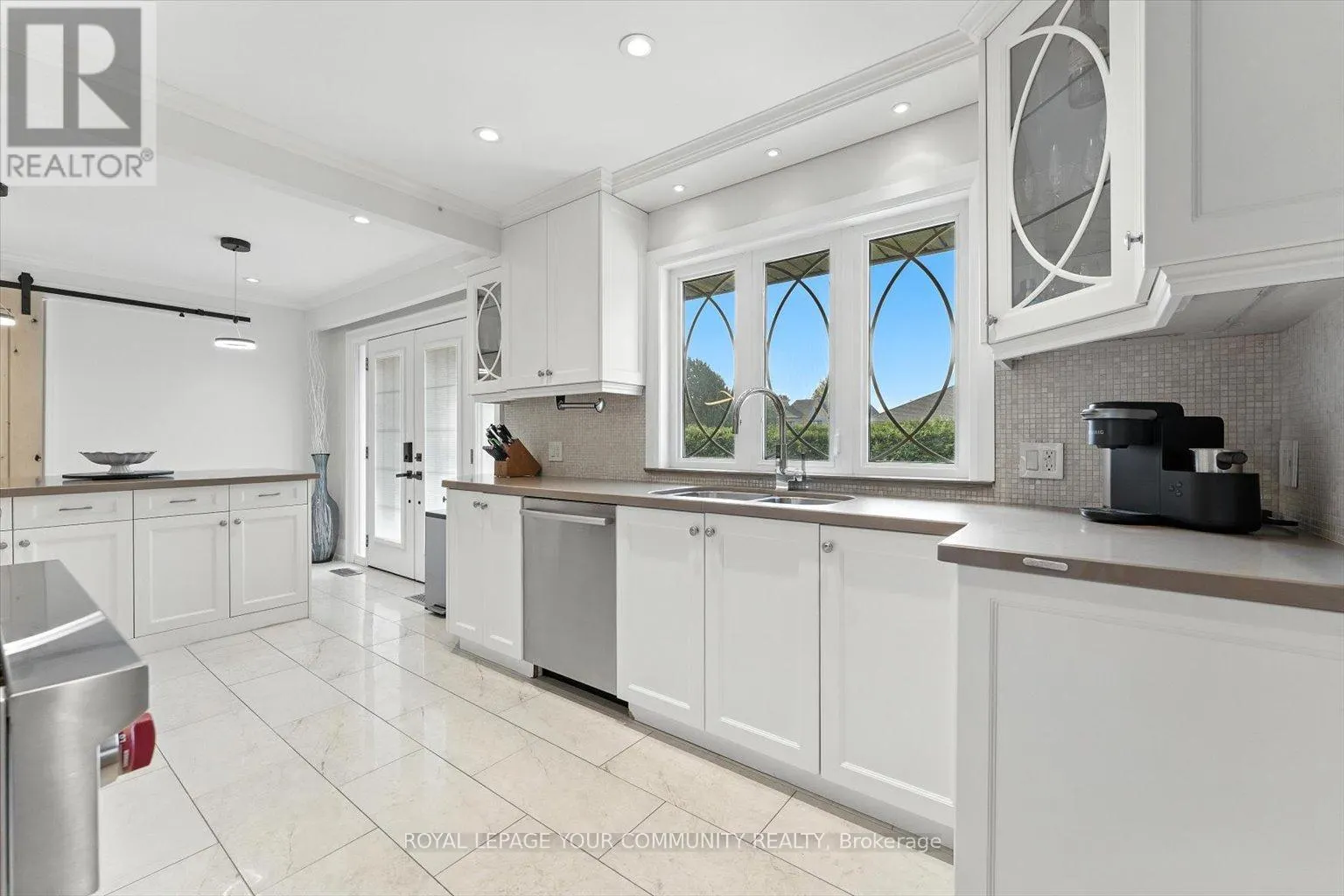 165 CLEARVIEW HEIGHTS