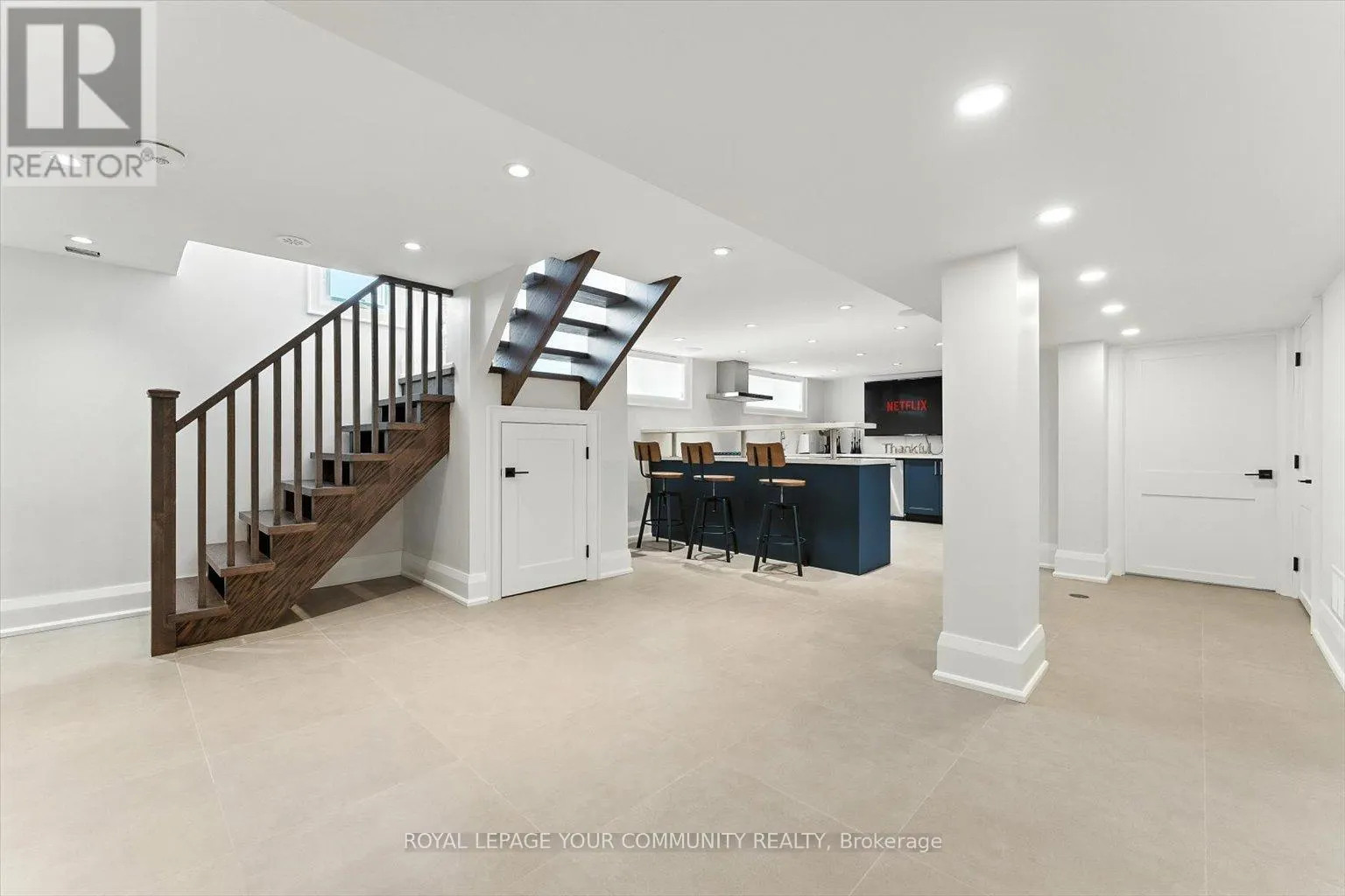 165 CLEARVIEW HEIGHTS