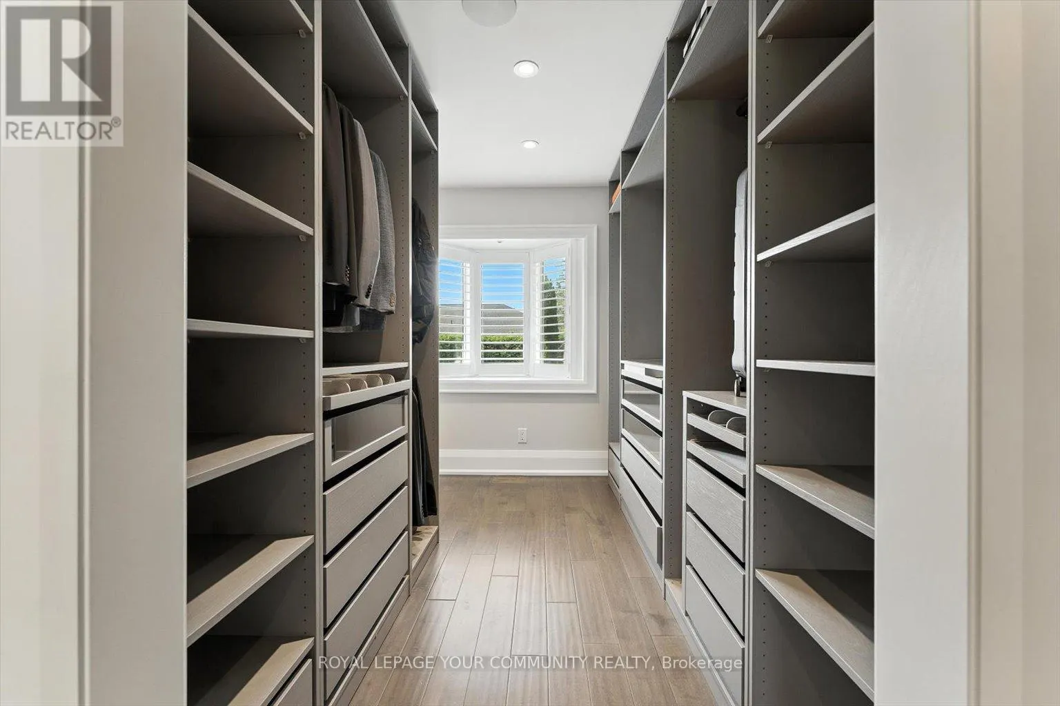 165 CLEARVIEW HEIGHTS
