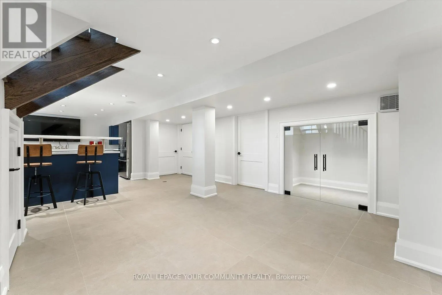 165 CLEARVIEW HEIGHTS