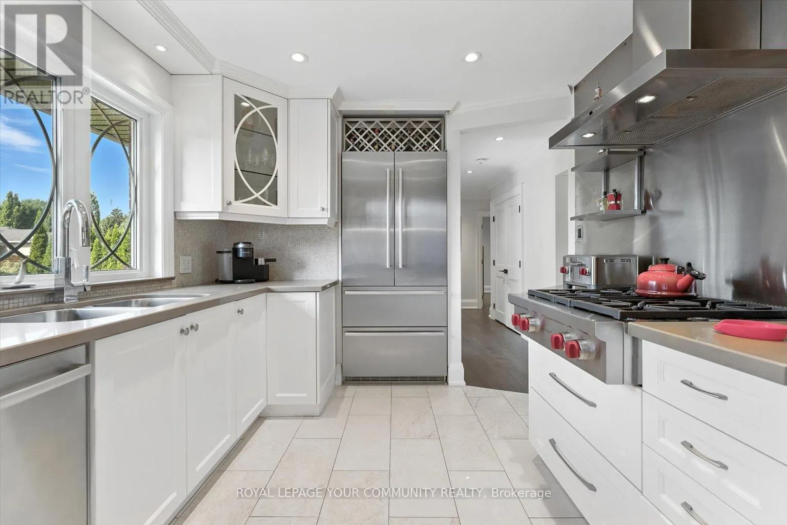 165 CLEARVIEW HEIGHTS