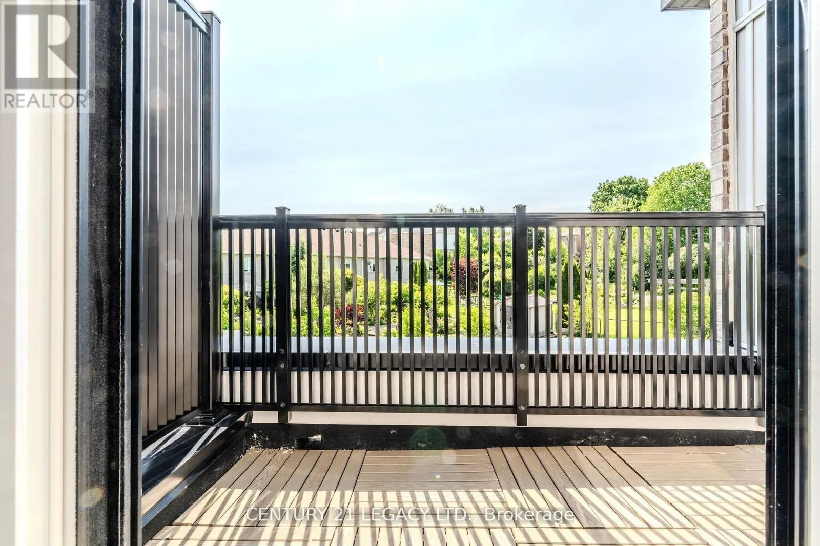10 - 31 BAYNES WAY