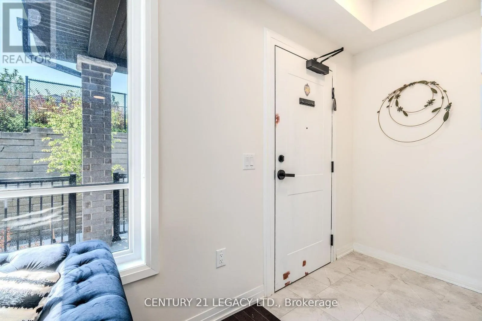10 - 31 BAYNES WAY