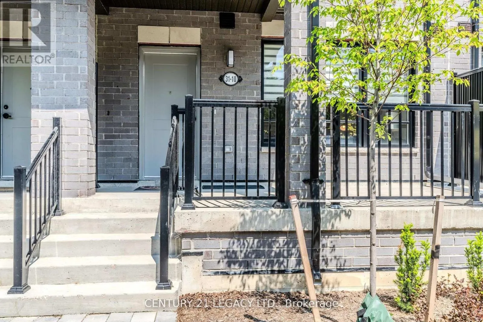 10 - 31 BAYNES WAY