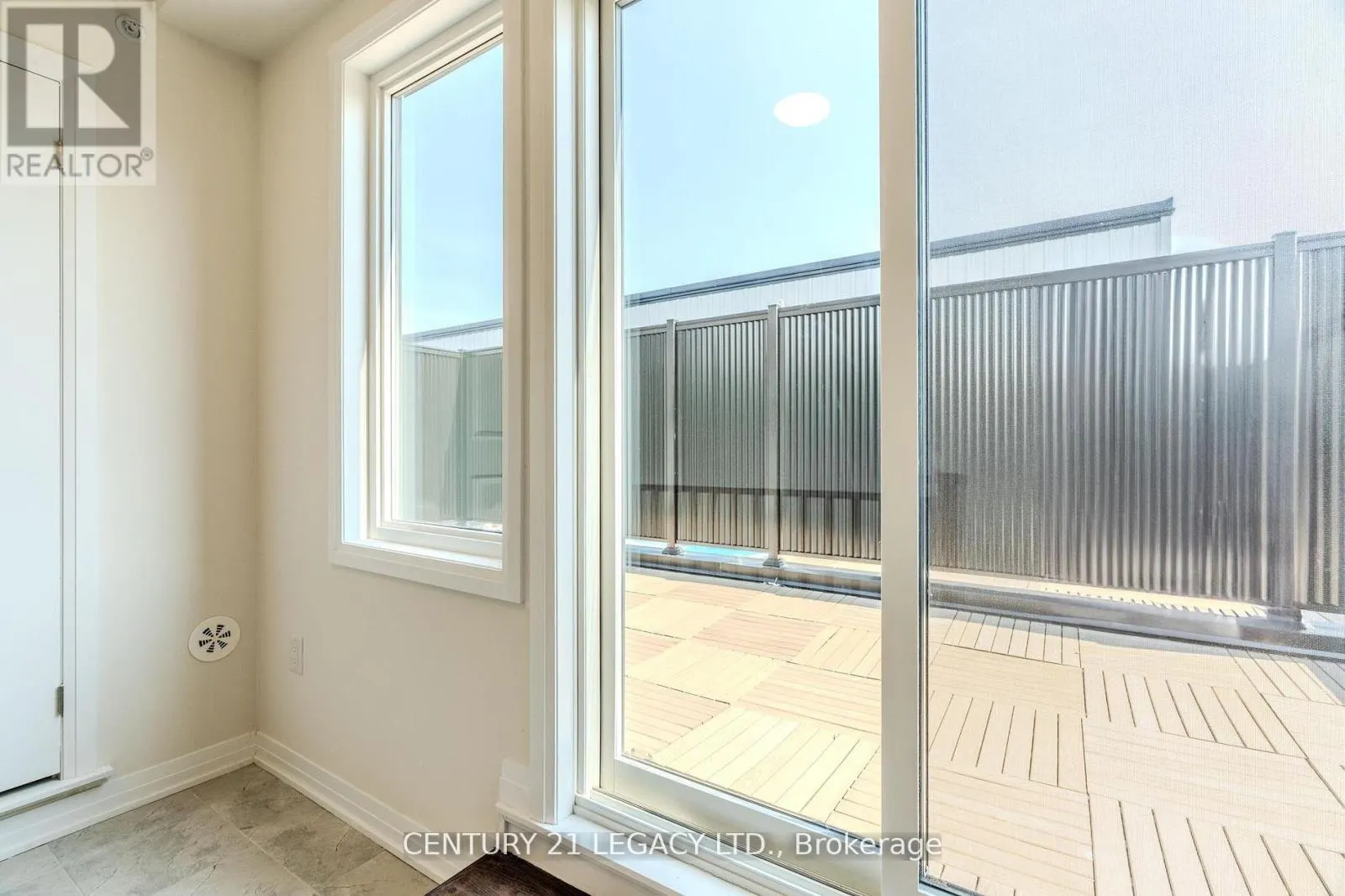 10 - 31 BAYNES WAY