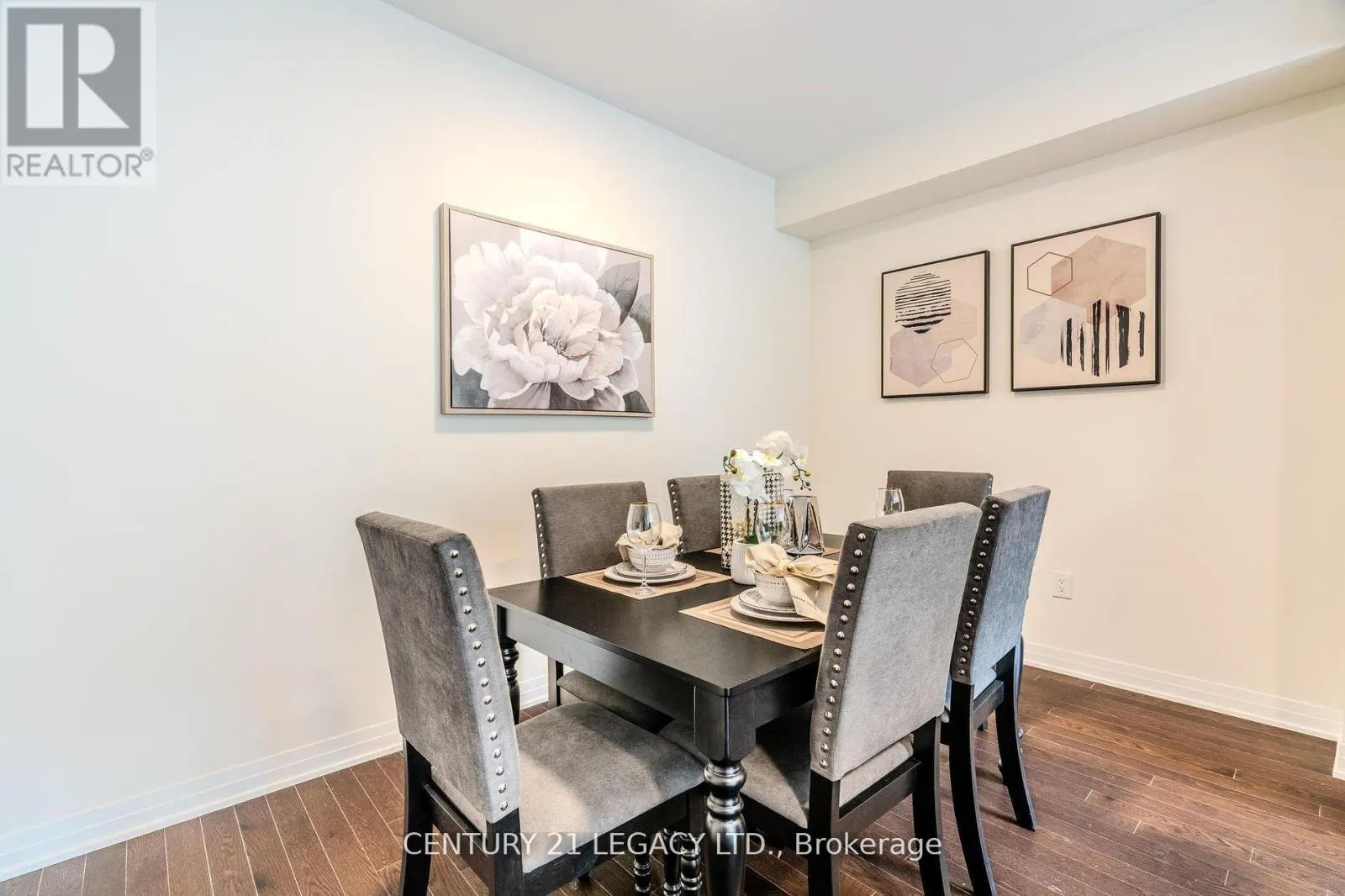 10 - 31 BAYNES WAY