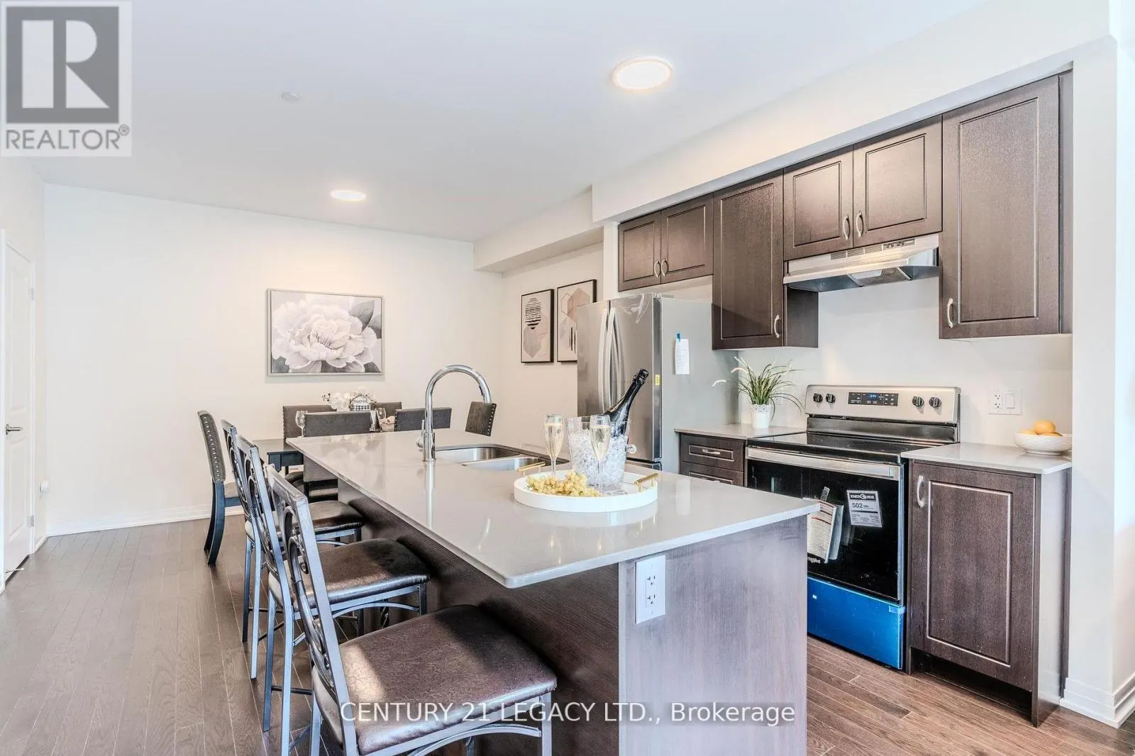 10 - 31 BAYNES WAY
