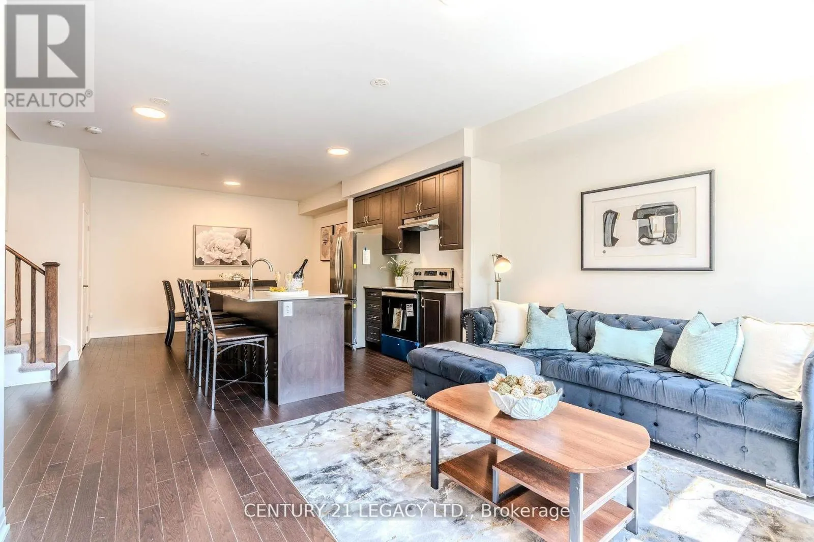 10 - 31 BAYNES WAY