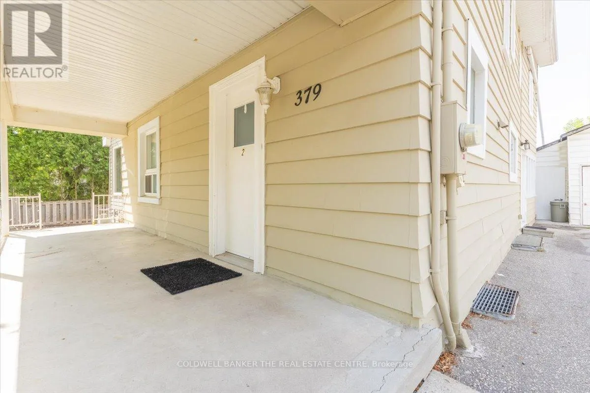 379 SIMCOE STREET