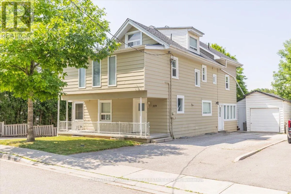 379 SIMCOE STREET
