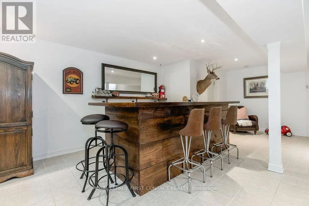 31 VANDERPOST CRESCENT