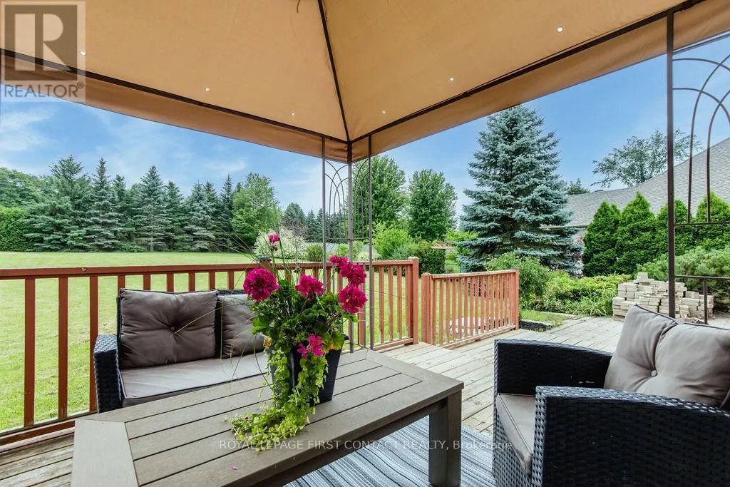 31 VANDERPOST CRESCENT