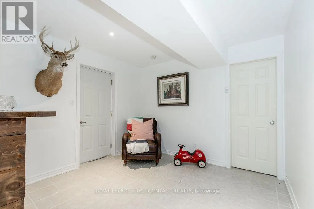 31 VANDERPOST CRESCENT